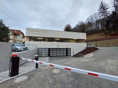 Parkovac&iacute; dům Luhačovice