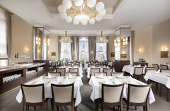 Luhačovice - L&aacute;zeňsk&yacute; hotel Morava